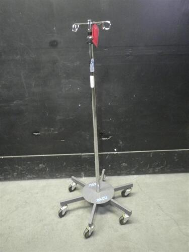 IV POLE ON ROLLING STAND