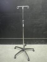 IV POLE ON ROLLING STAND
