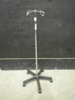 IV POLE ON ROLLING STAND