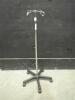IV POLE ON ROLLING STAND