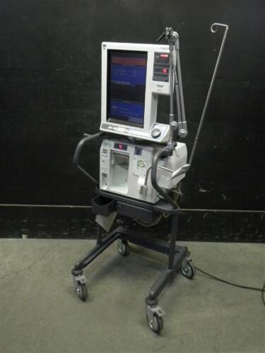 NELLCOR PURITAN BENNETT 840 VENTILATOR SYSTEM ON ROLLING STAND