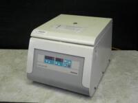 HERAEUS LABOFUGE 300 CENTRIFUGE