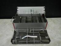 SYNTHES SCREWS AND INSTRUMENTS LOCKING PERIARTICULAR PLATING SYSTEM