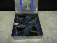 V. MUELLER COLLIS RETRACTOR BLADES