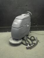 TENNANT T3 FLOOR SCRUBBER