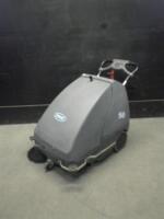TENNANT S8 FLOOR SWEEPER