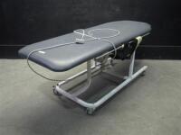 POWER TREATMENT TABLE WITH HAND CONTROL