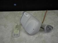 NIDEK/MARCO TECHNOLOGIES CP-770 CHART PROJECTOR WITH REMOTE