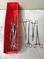 LOT OF HEMOSTAT FORCEPS