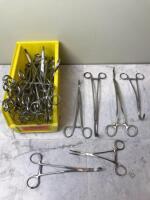 LOT OF CURVED CLAMPS