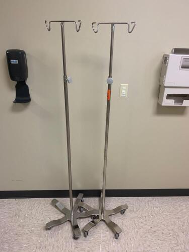 PEDIGO LOT OF 2 IV POLES