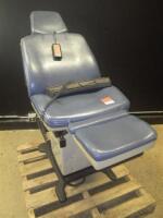 MIDMARK 75L POWER EXAM CHAIR WITH FOOTSWITCH