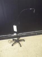 WELCH ALLYN 48740 EXAM LIGHT ON ROLLING STAND