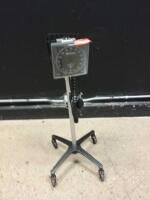 SPHYGMOMANOMETER ON ROLLING STAND