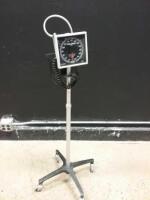 SPHYMOMANOMETER ON ROLLING STAND