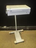 DRAGER PHOTO-THERAPY 4000 SYSTEM ON ROLLING STAND