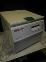 HERAEUS MEGAFUGE 1.0 CENTRIFUGE