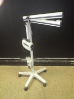 WELCH ALLYN VIDEO PATH LIGHT SOURCE ON ROLLING STAND