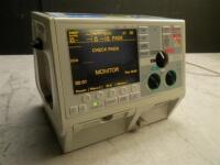 ZOLL M-SERIES BIPHASIC DEFIB WITH PACING, 3 LEAD ECG, SPO2, NIBP, ANALYZE