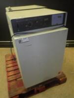 FORMA SCIENTIFIC 3158 WATER JACKETED CO2 INCUBATOR