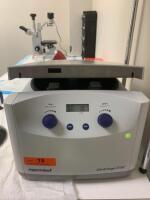 EPPENDORF 5702 CENTRIFUGE