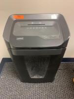 STAPLES PAPER SHREDDER