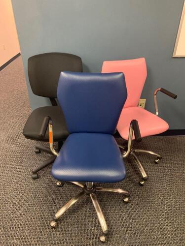 LOT OF 3 TASK CHAIRS