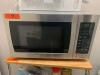 MAGIC CHEF MICROWAVE OVEN