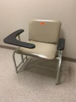 WINCO 575 BARIATRIC PHLEBOTOMY CHAIR