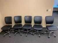 5 BLACK SWIVEL CHAIRS