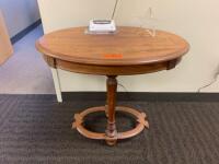 32" OVAL WOOD TABLE