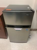 DANBY SMALL REFRIGERATOR/FREEZER