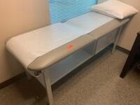 EXAM TABLE WITH 2 DRAWERS