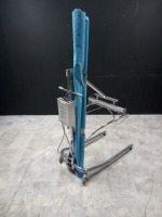 SCALE-TRONIX 2001 PATIENT LIFT