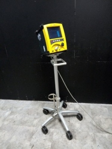 VERSAMED IVENT 201 VENTILATOR ON ROLLING STAND
