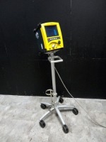 VERSAMED IVENT 201 VENTILATOR ON ROLLING STAND