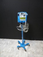 CRITIKON DINAMAP PRO 400 VITAL SIGN MONITOR ON ROLLING STAND