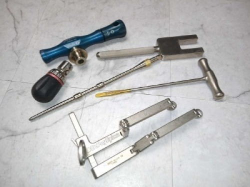 DEPUY SPINE INSTRUMENT SET