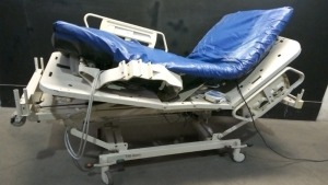 HILL-ROM ADVANTA P1600 HOSPITAL BED (PARTS UNIT)