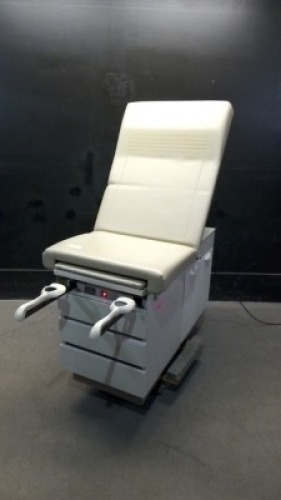 RITTER/MIDMARK 108 EXAM TABLE