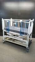 HARD ELECTRIC INFANT CRIB