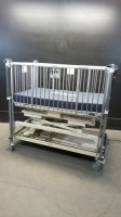 HARD ELECTRIC INFANT CRIB