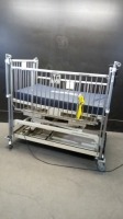 HARD ELECTRIC INFANT CRIB