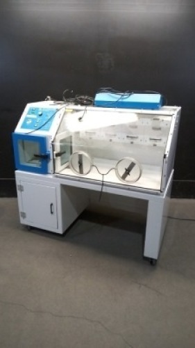 SHEL-LAB BAC II BACTRON ANAEROBIC/ENVIRONMENTAL CHAMBER WITH BACLITE-1