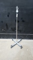 IV POLE ON ROLLING STAND