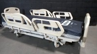 HILL-ROM ADVANTA P1600 HOSPITAL BED W/HEAD & FOOTBOARDS