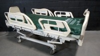 HILL-ROM ADVANTA P1600 HOSPITAL BED W/HEAD & FOOTBOARD