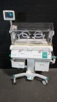 ATOM V-2200 INFANT INCUBATOR W/DISPLAY