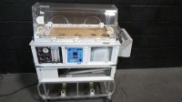 AIRBONE LIFE SUPPORT SYSTEMS INFANT INCUBATOR W/FLO-DISC INFANT RESPRIRATOR & SPACELABS PATIENT MONITOR