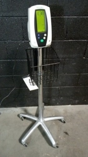 WELCH ALLYN PATIENT MONITOR ON ROLLING STAND